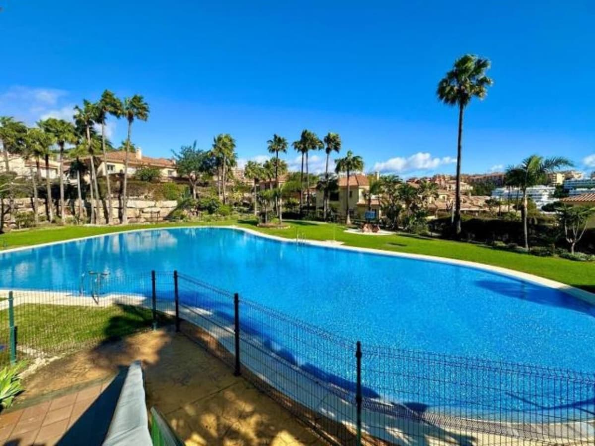 Semi-Detached House in Riviera del Sol — photo 1 of 10