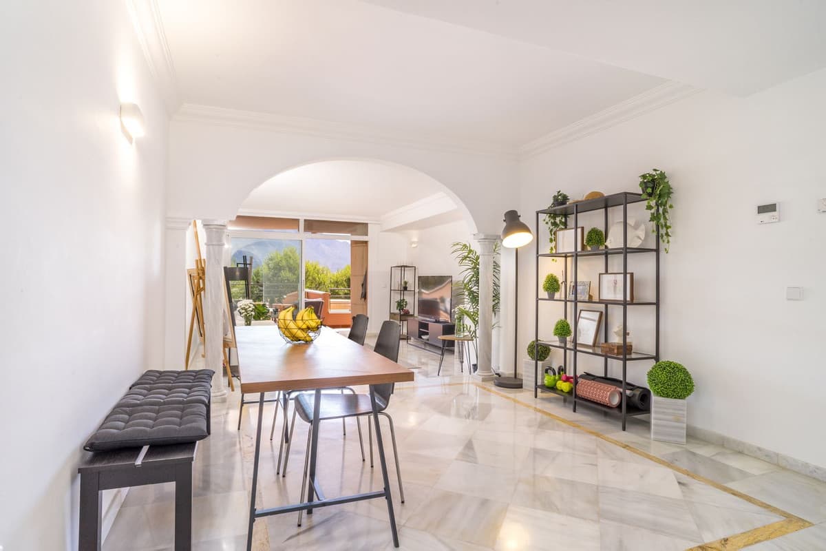 Middle Floor Apartment in Nueva Andalucía — photo 6 of 10