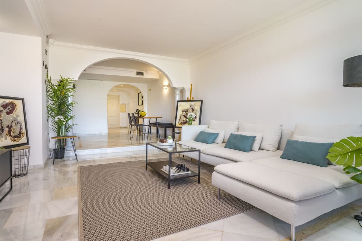 Middle Floor Apartment in Nueva Andalucía — photo 10 of 10