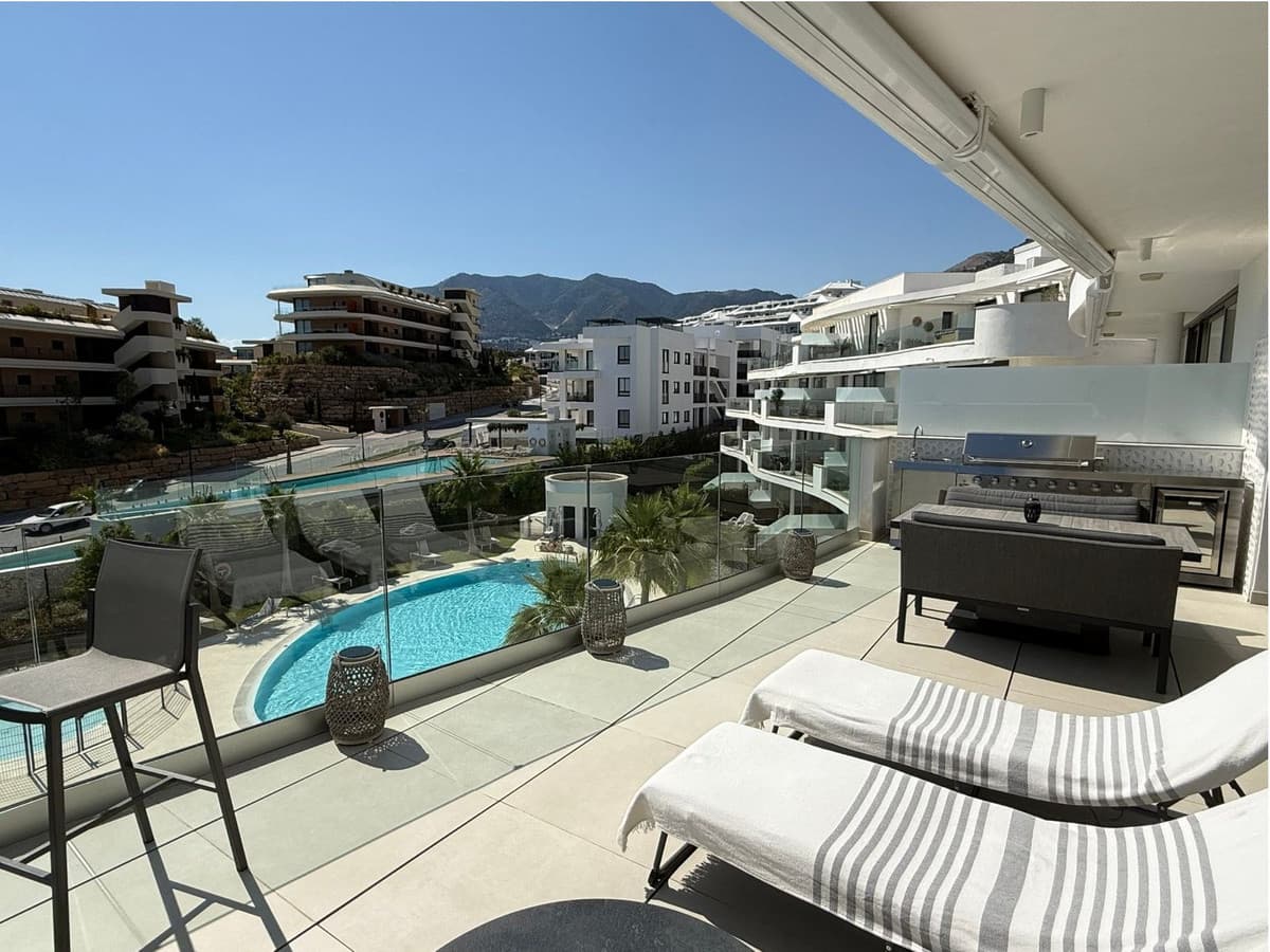 Middle Floor Apartment in Fuengirola — photo 1 of 10