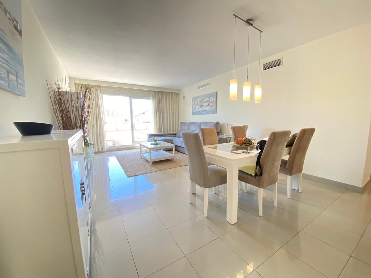 Middle Floor Apartment in Estepona — photo 6 of 10