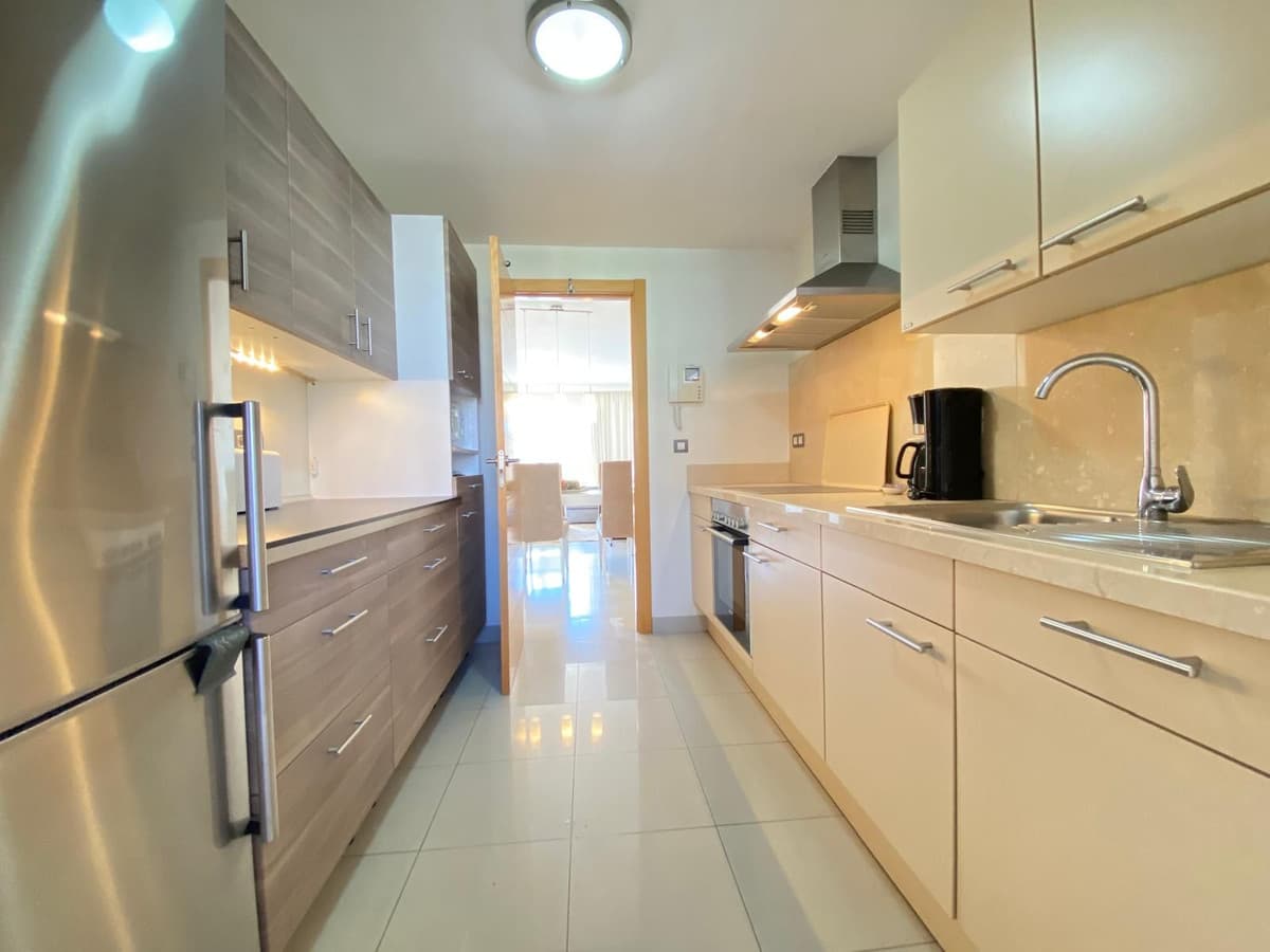 Middle Floor Apartment in Estepona — photo 8 of 10