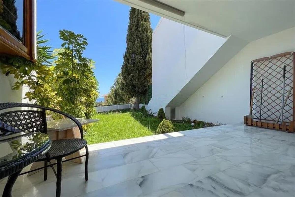 Townhouse in Calahonda — photo 3 of 10