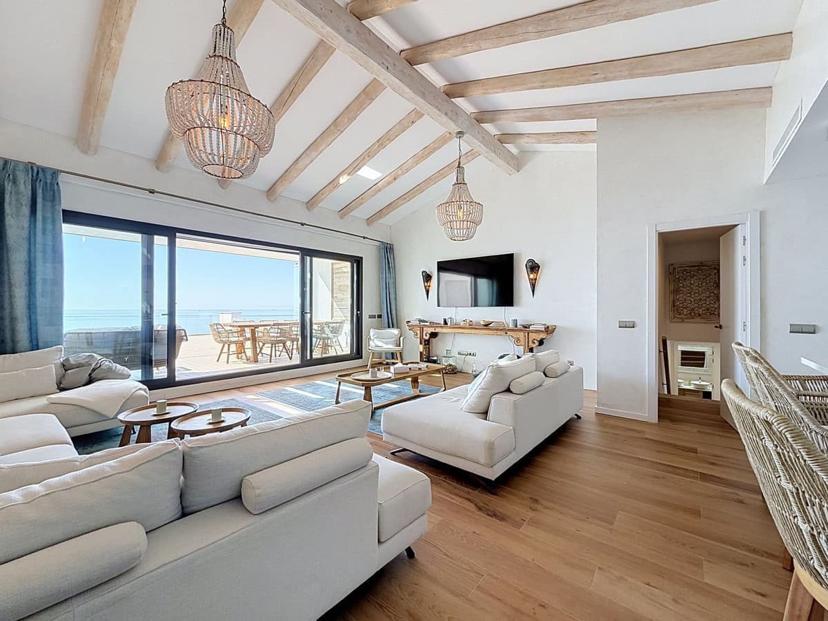 Penthouse Duplex in La Alcaidesa — photo 8 of 10