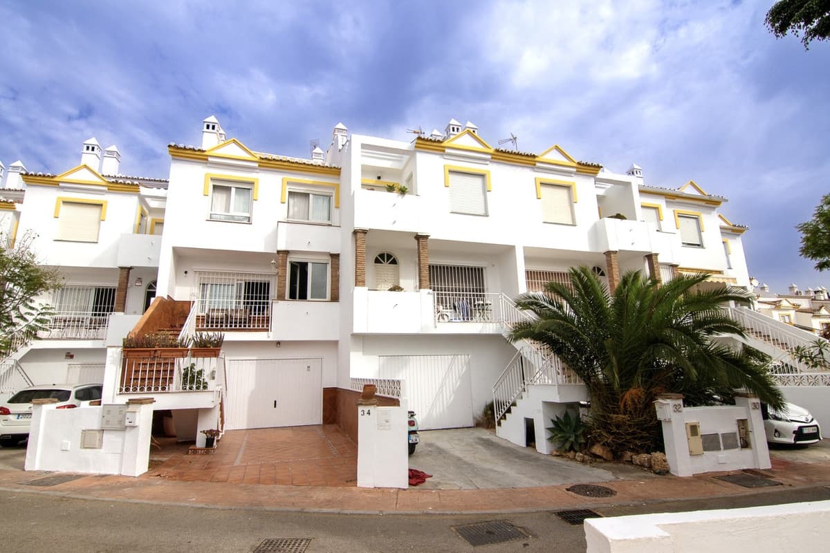 Townhouse in Ciudad Jardín — photo 2 of 10
