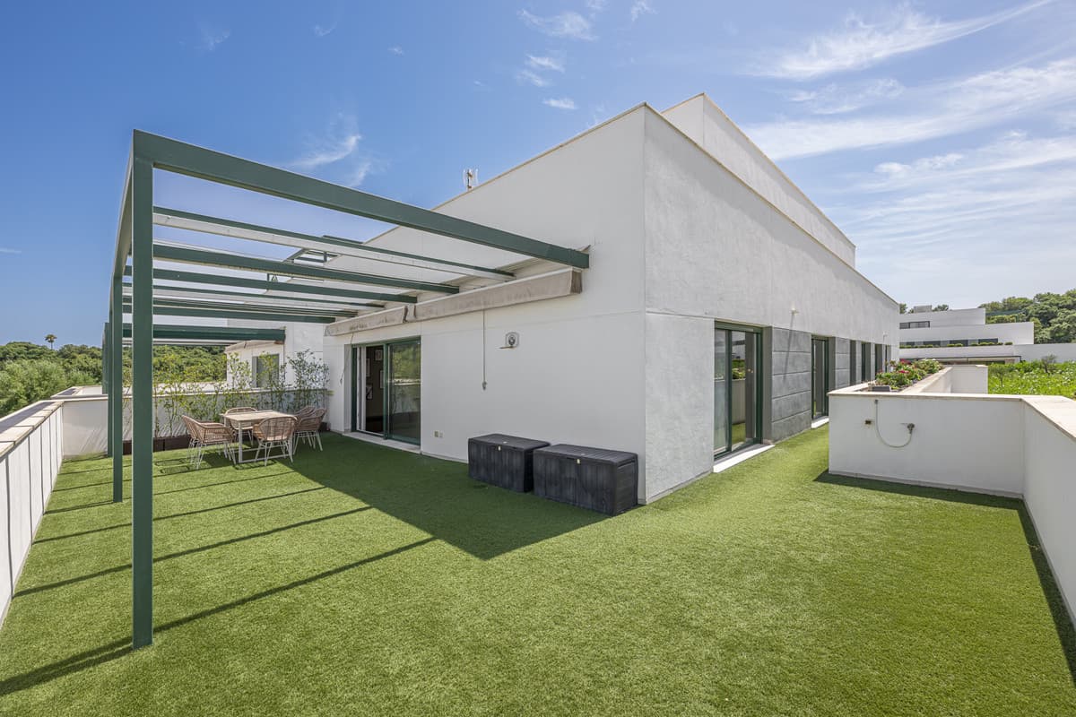 Middle Floor Apartment in Sotogrande — photo 7 of 10