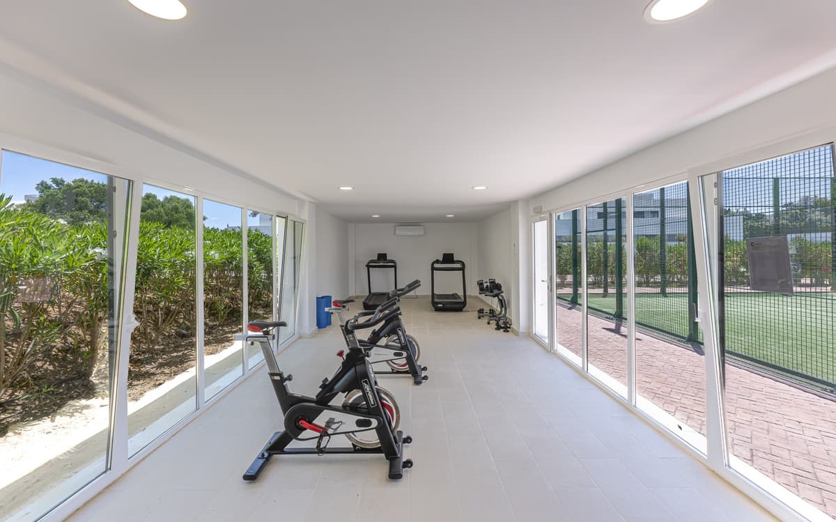 Middle Floor Apartment in Sotogrande — photo 8 of 10