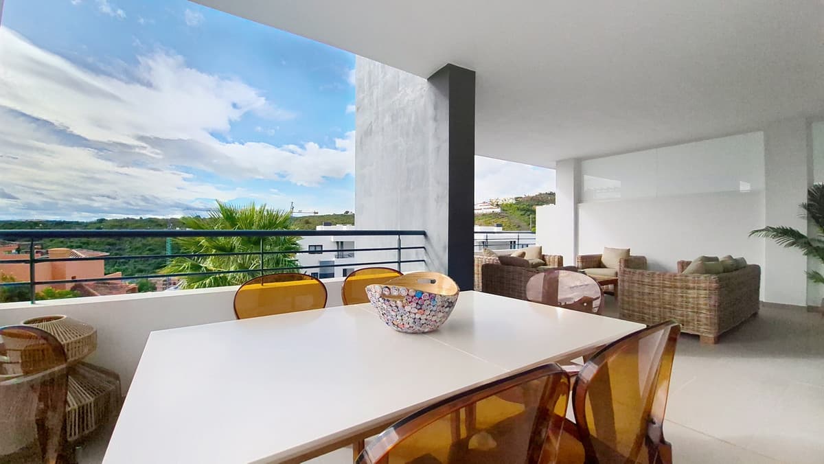 Middle Floor Apartment in Casares — photo 2 of 10