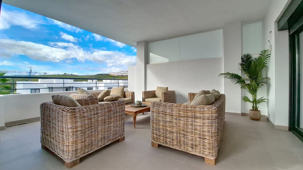 Middle Floor Apartment in Casares — photo 4 of 10