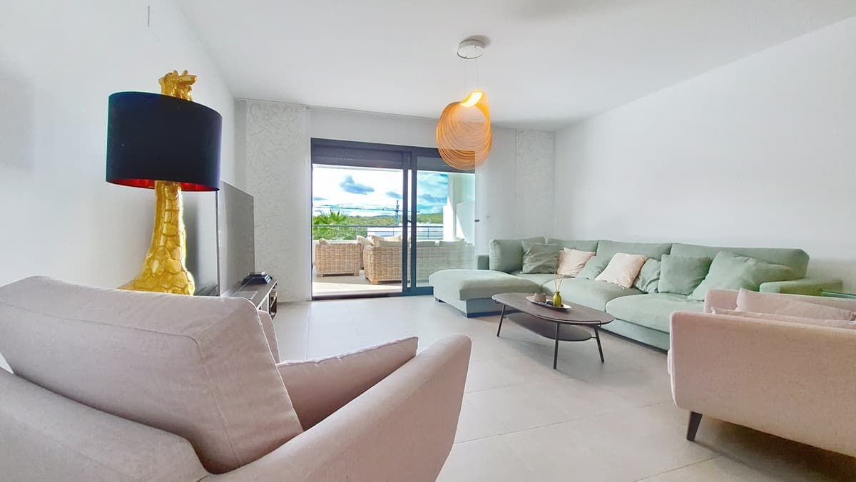 Middle Floor Apartment in Casares — photo 6 of 10