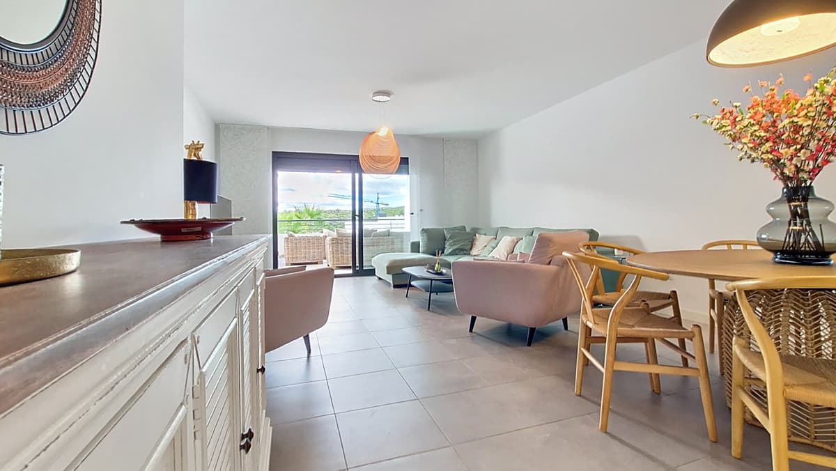 Middle Floor Apartment in Casares — photo 7 of 10
