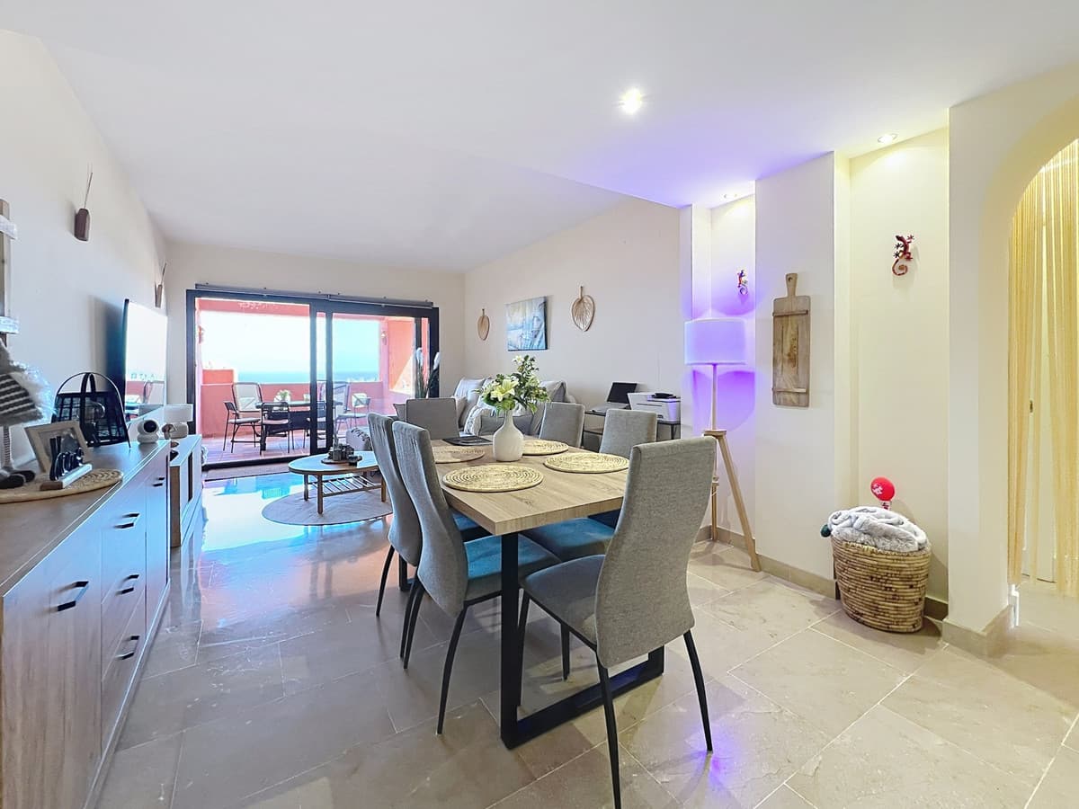 Middle Floor Apartment in Manilva — photo 8 of 10