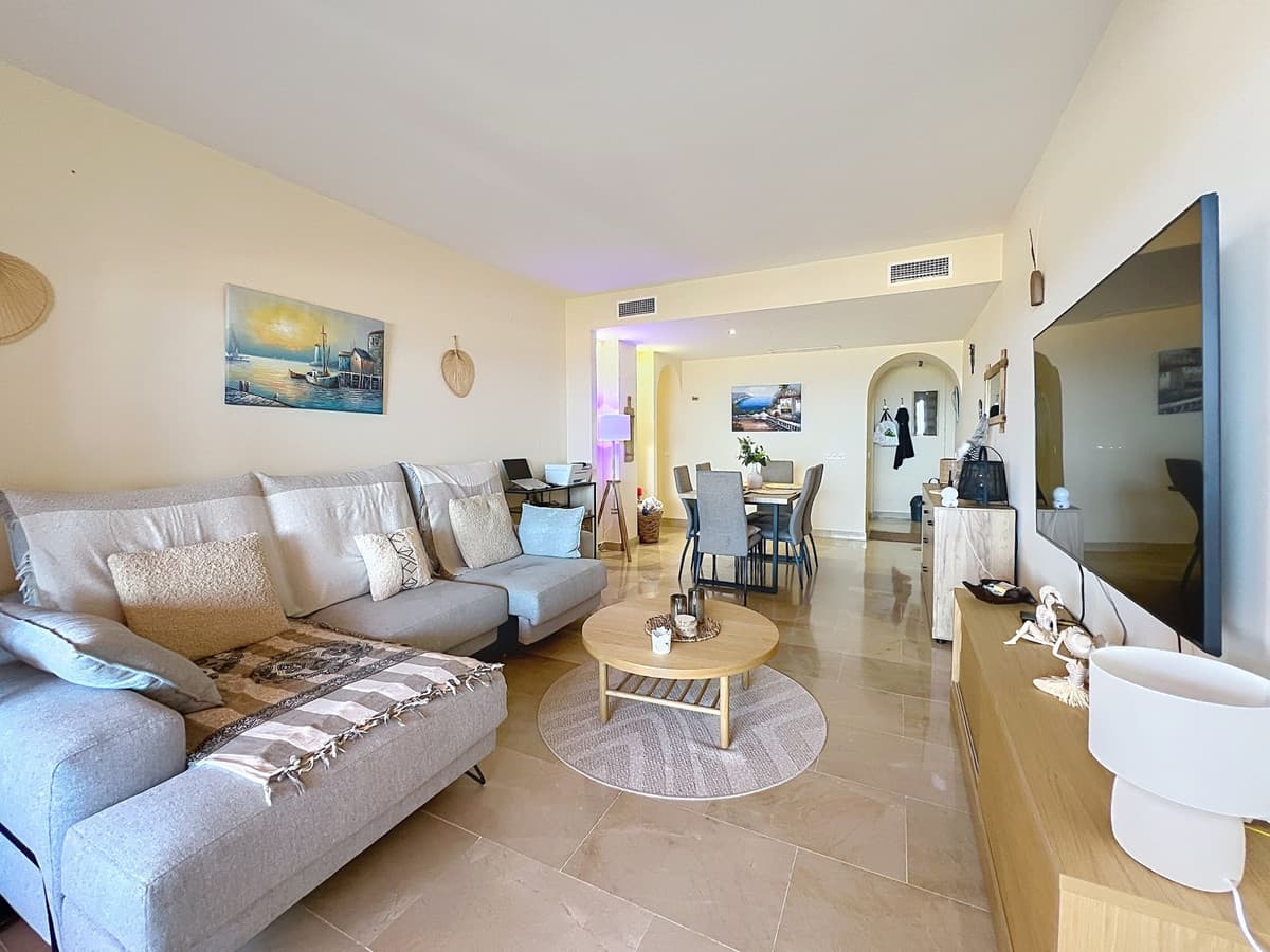 Middle Floor Apartment in Manilva — photo 9 of 10