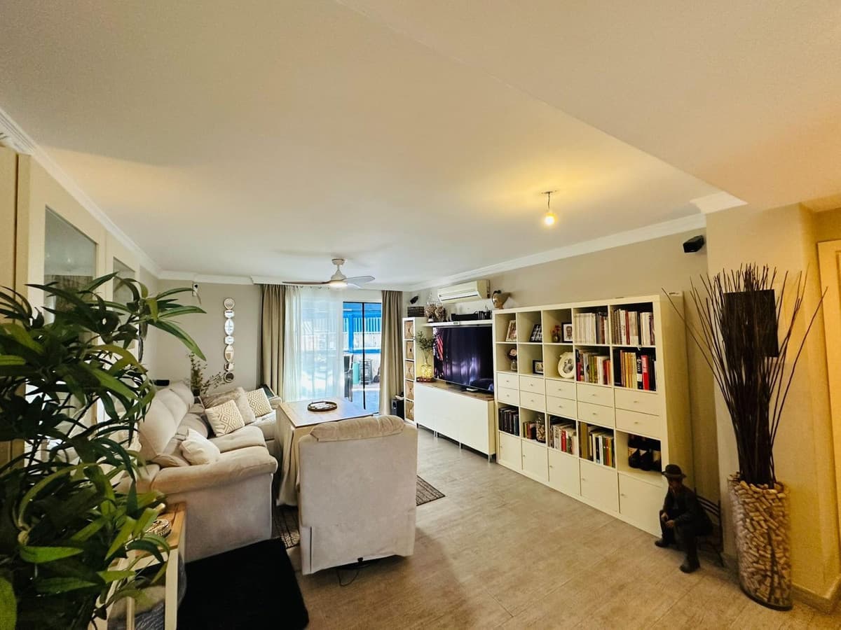 Middle Floor Apartment in Fuengirola — photo 4 of 10