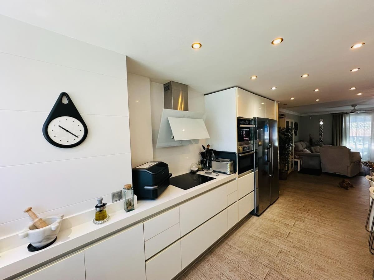 Middle Floor Apartment in Fuengirola — photo 6 of 10