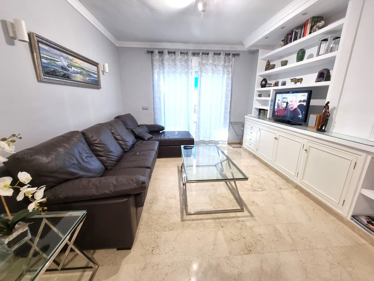 Middle Floor Apartment in Puerto Banús — photo 2 of 10