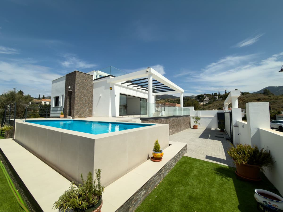 Detached Villa in Mijas — photo 1 of 10