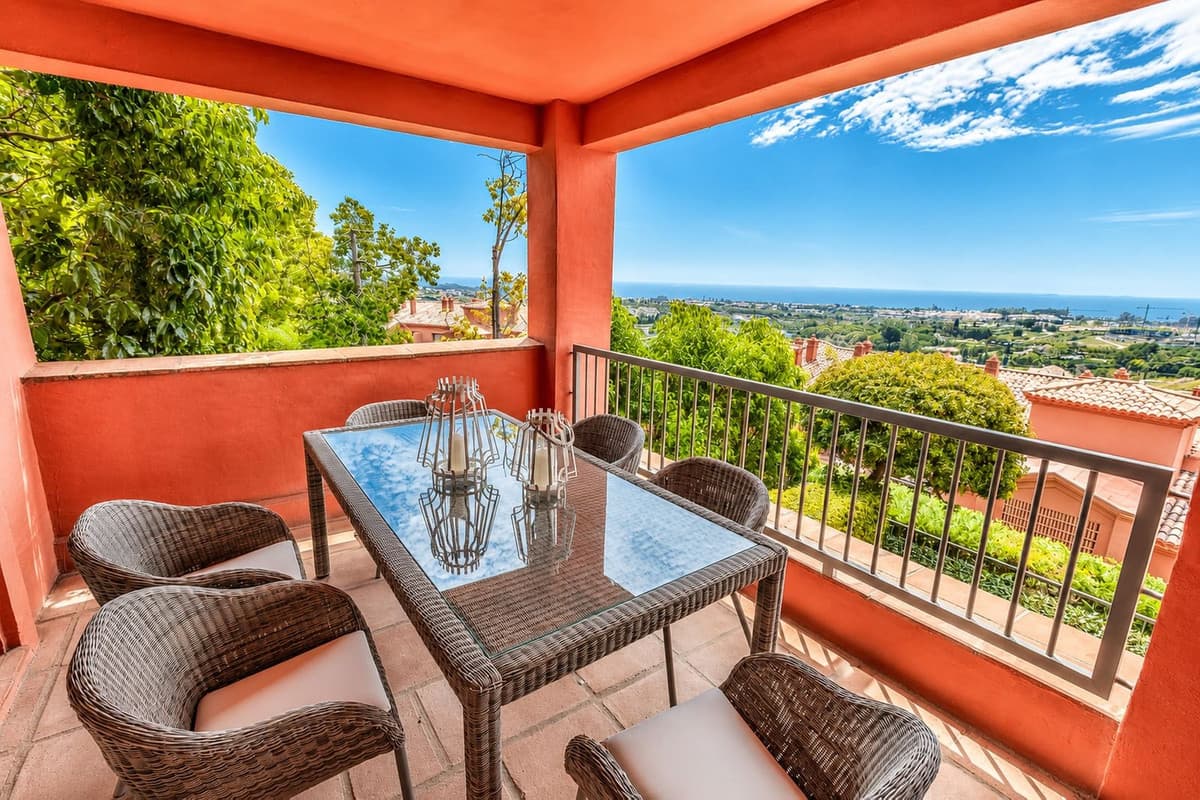 Middle Floor Apartment in Los Flamingos — photo 1 of 10
