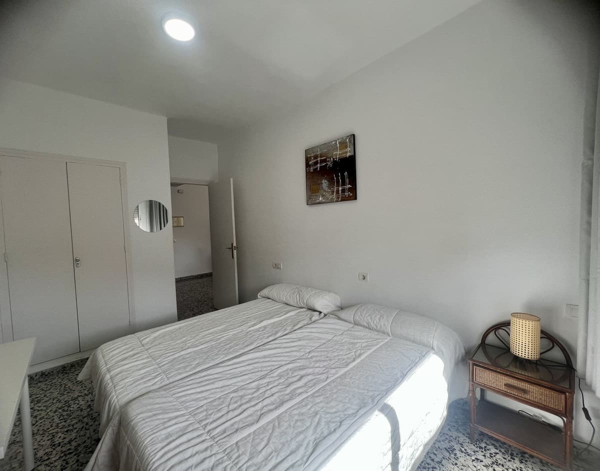 Middle Floor Apartment in Málaga — photo 9 of 10