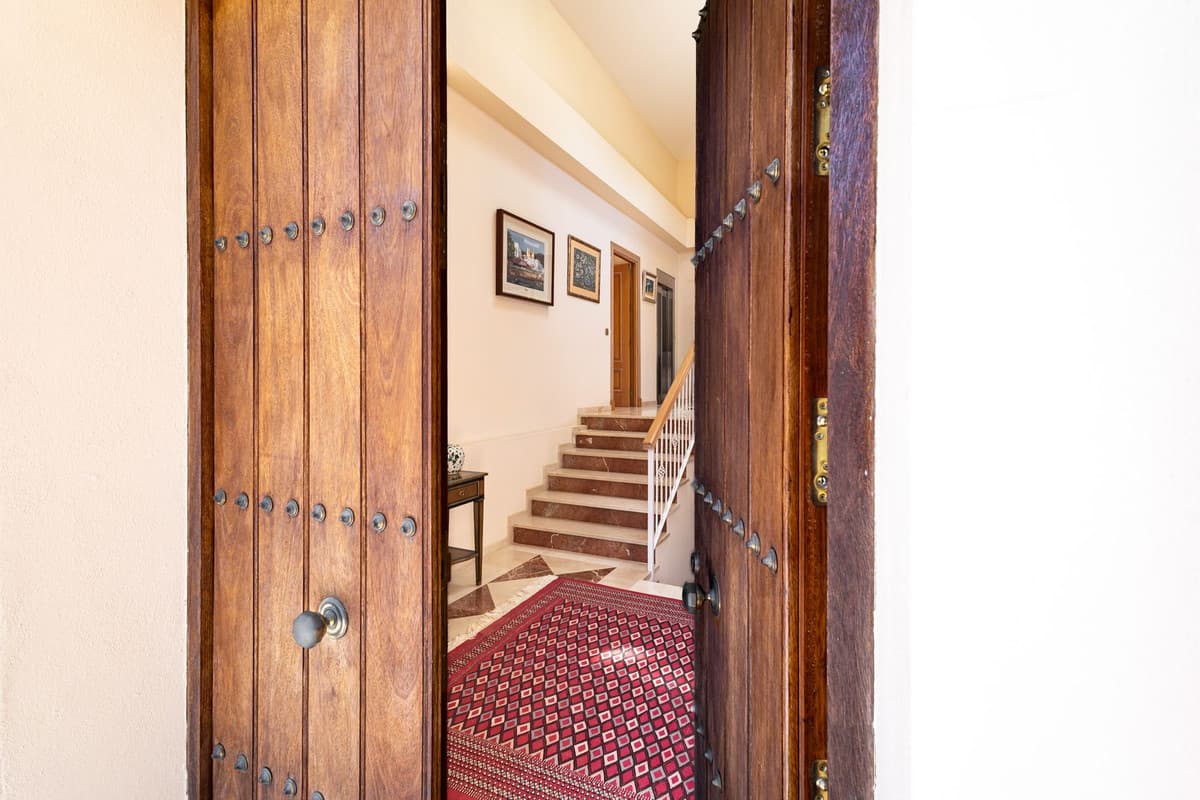 Detached Villa in El Paraiso — photo 9 of 10