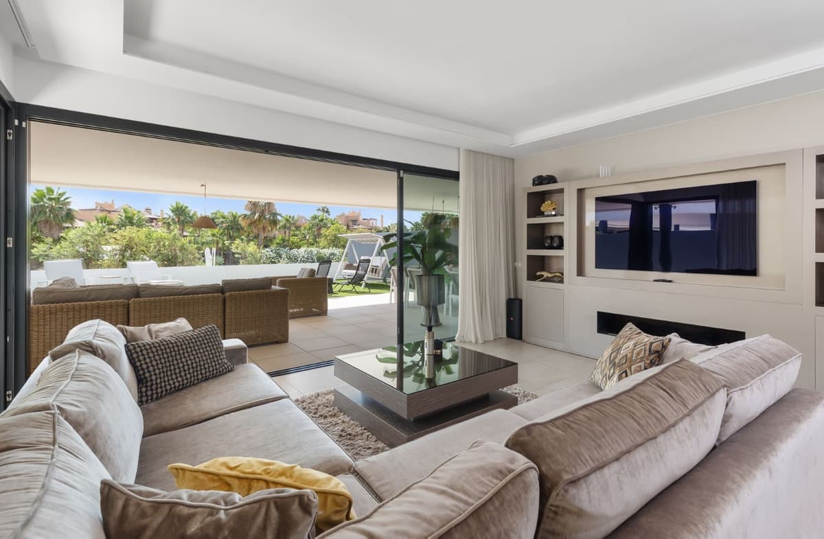 Ground Floor Apartment in Estepona — photo 3 of 10