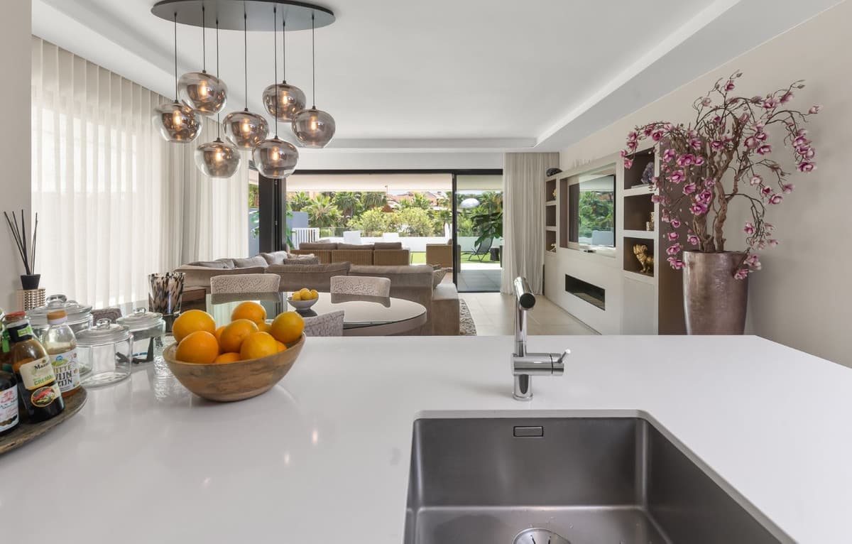 Ground Floor Apartment in Estepona — photo 4 of 10