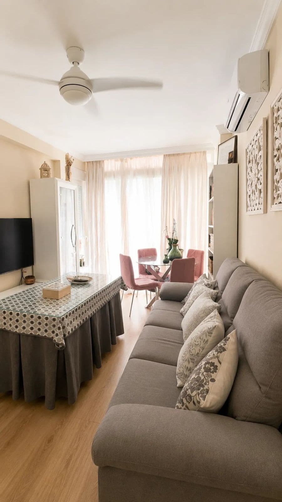 Middle Floor Apartment in Málaga Centro — photo 1 of 9