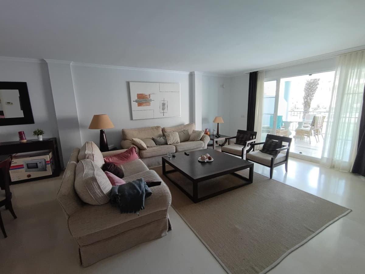 Middle Floor Apartment in Sotogrande Marina — photo 7 of 10
