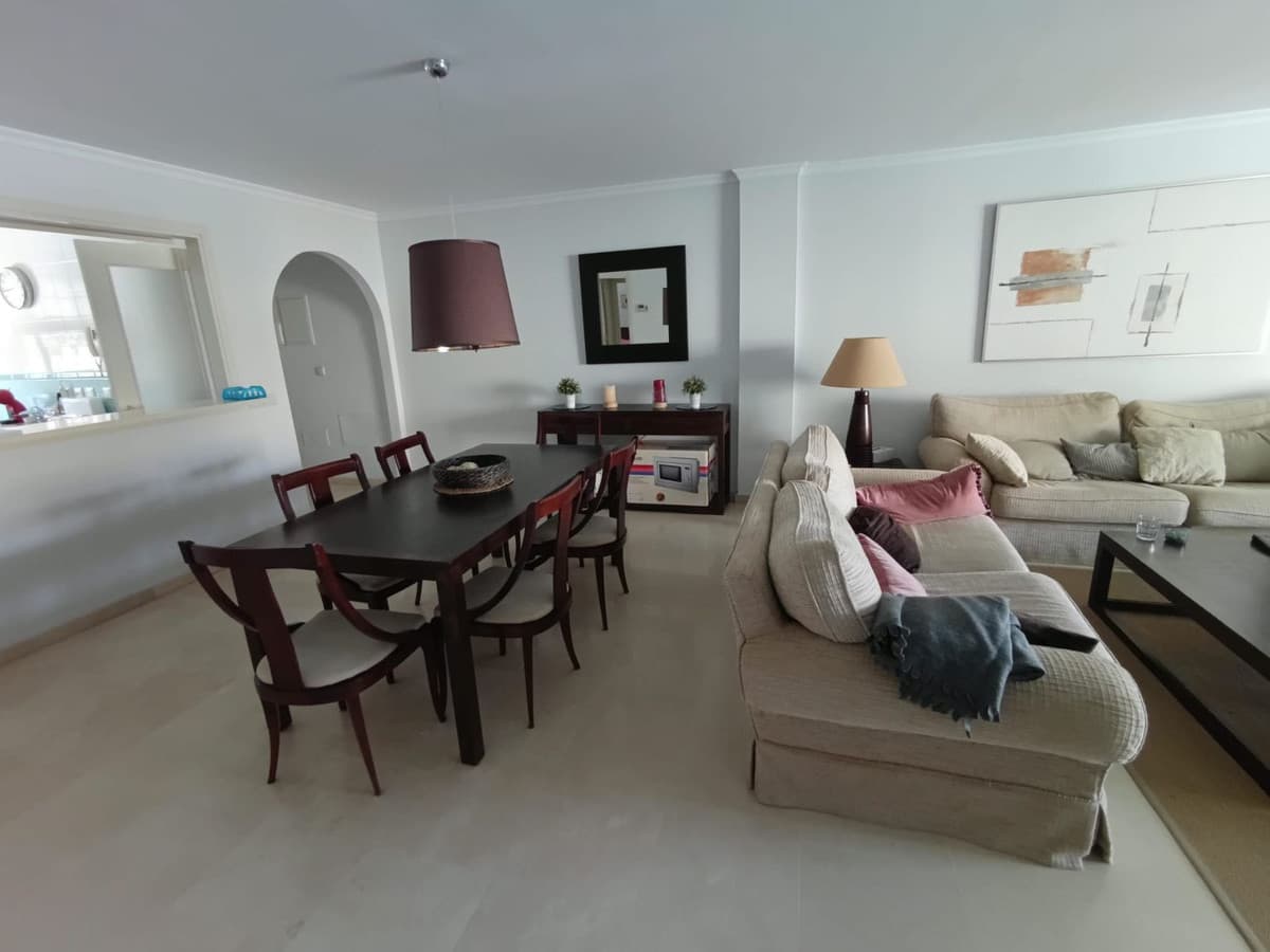 Middle Floor Apartment in Sotogrande Marina — photo 8 of 10