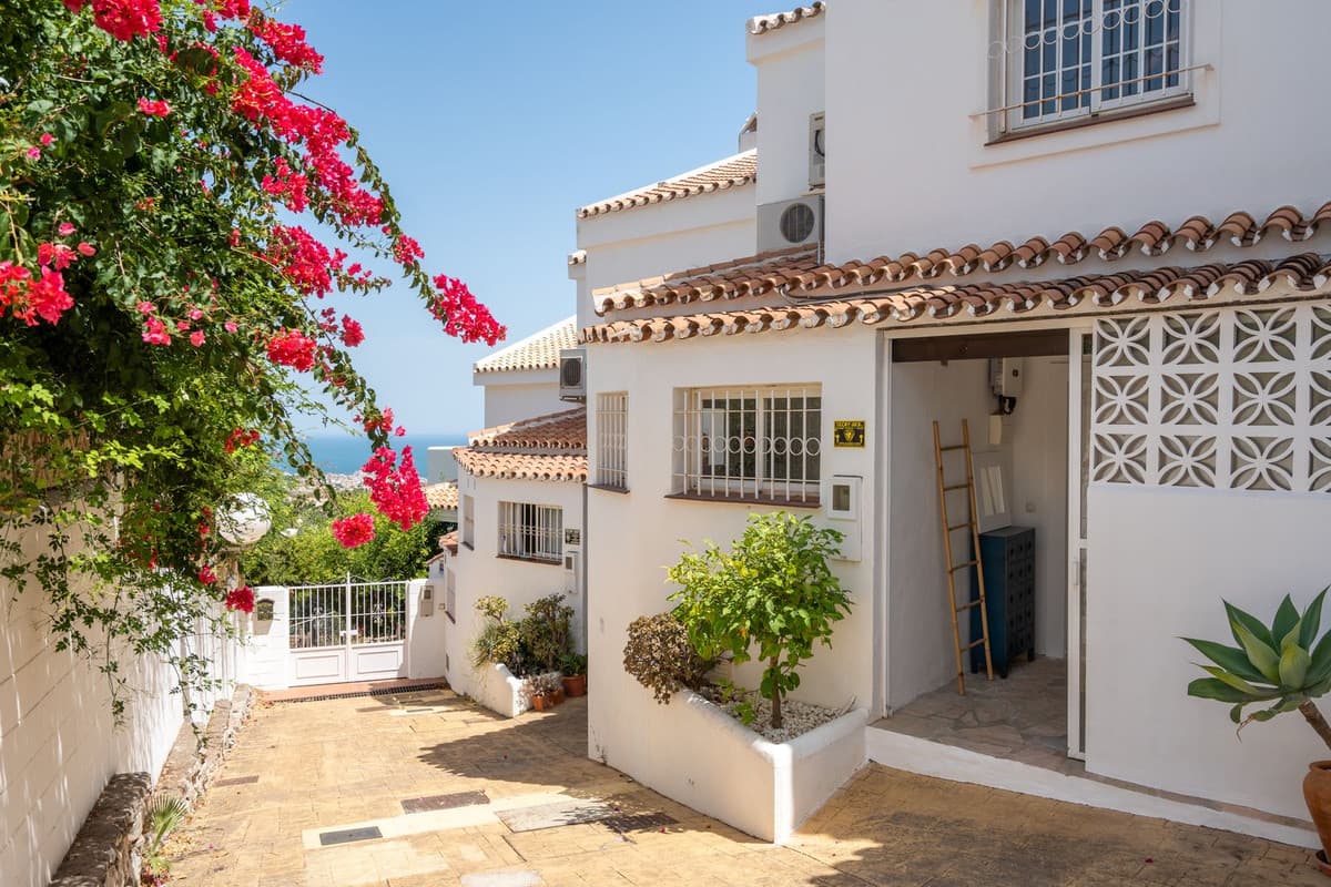 Townhouse in Benalmadena Pueblo — photo 1 of 10