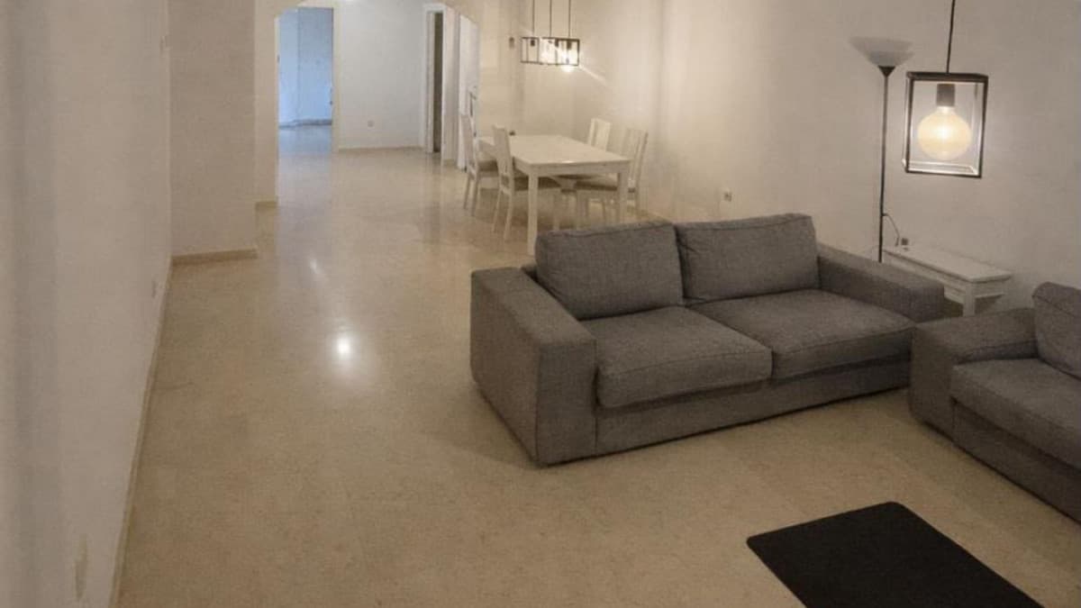 Middle Floor Apartment in Marbella — photo 4 of 10