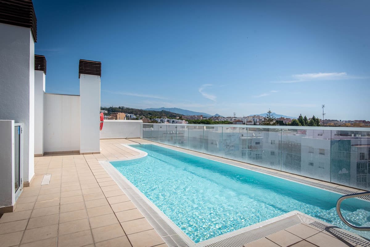 Middle Floor Apartment in Estepona — photo 1 of 10