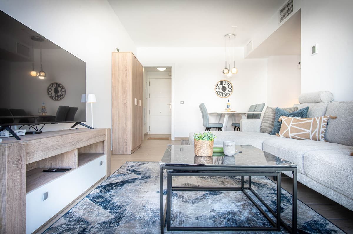 Middle Floor Apartment in Estepona — photo 4 of 10