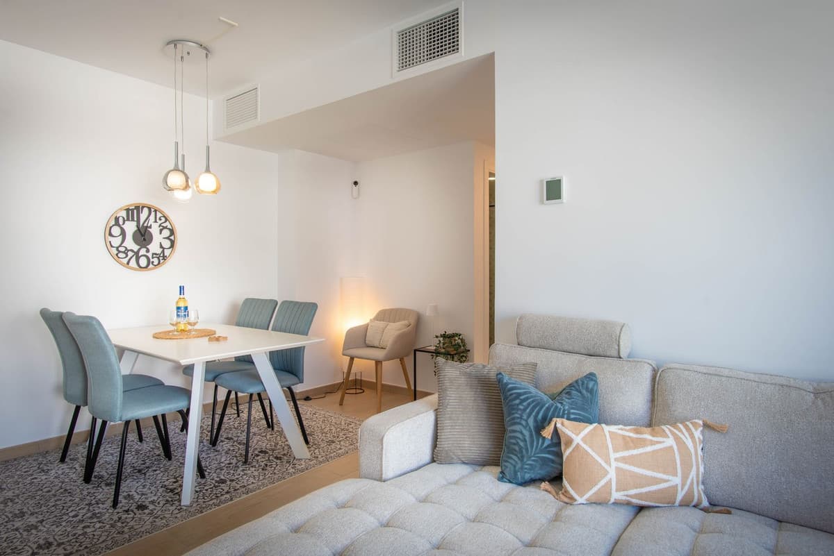 Middle Floor Apartment in Estepona — photo 5 of 10