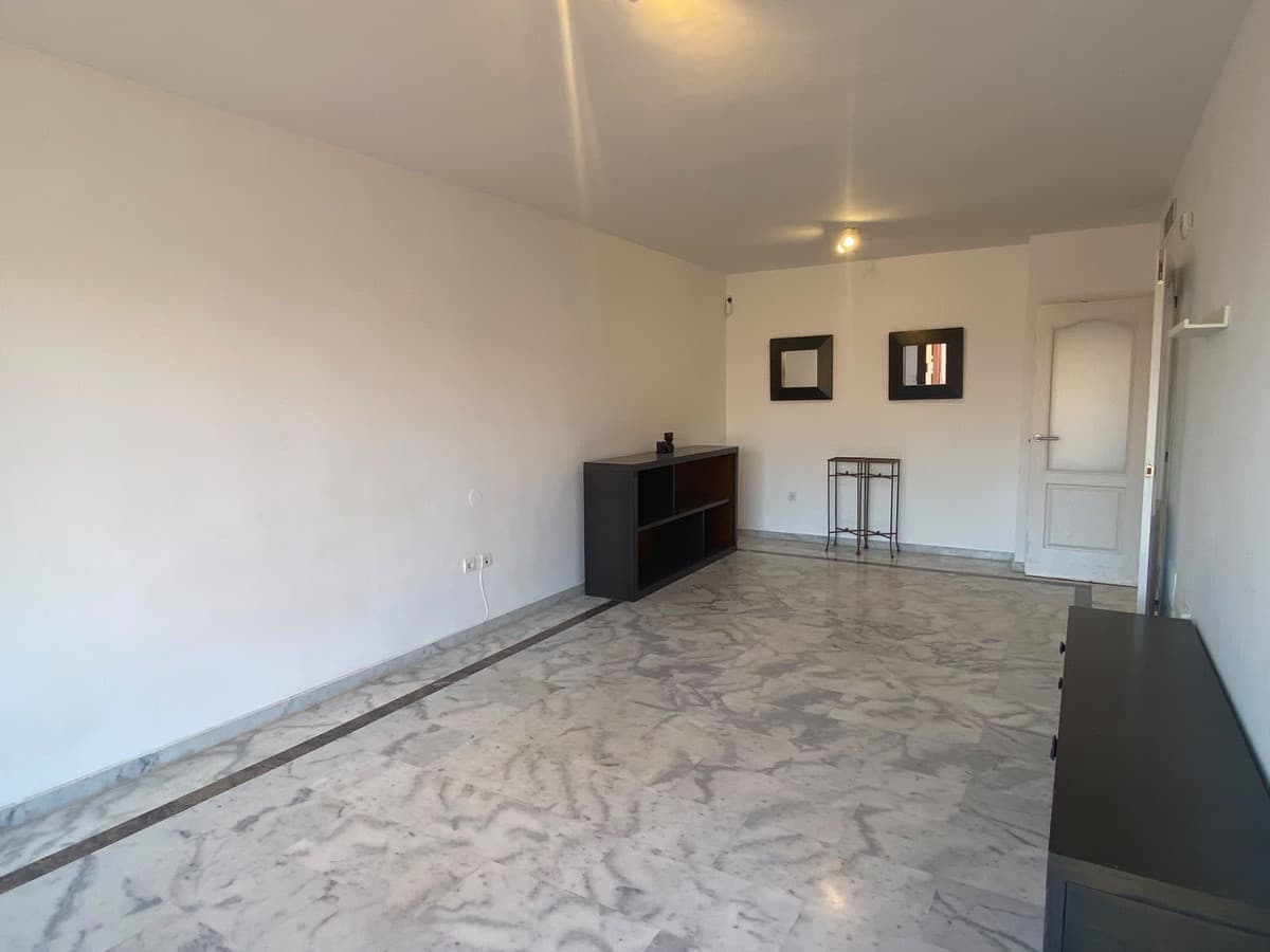 Top Floor Apartment in The Golden Mile — photo 8 of 10