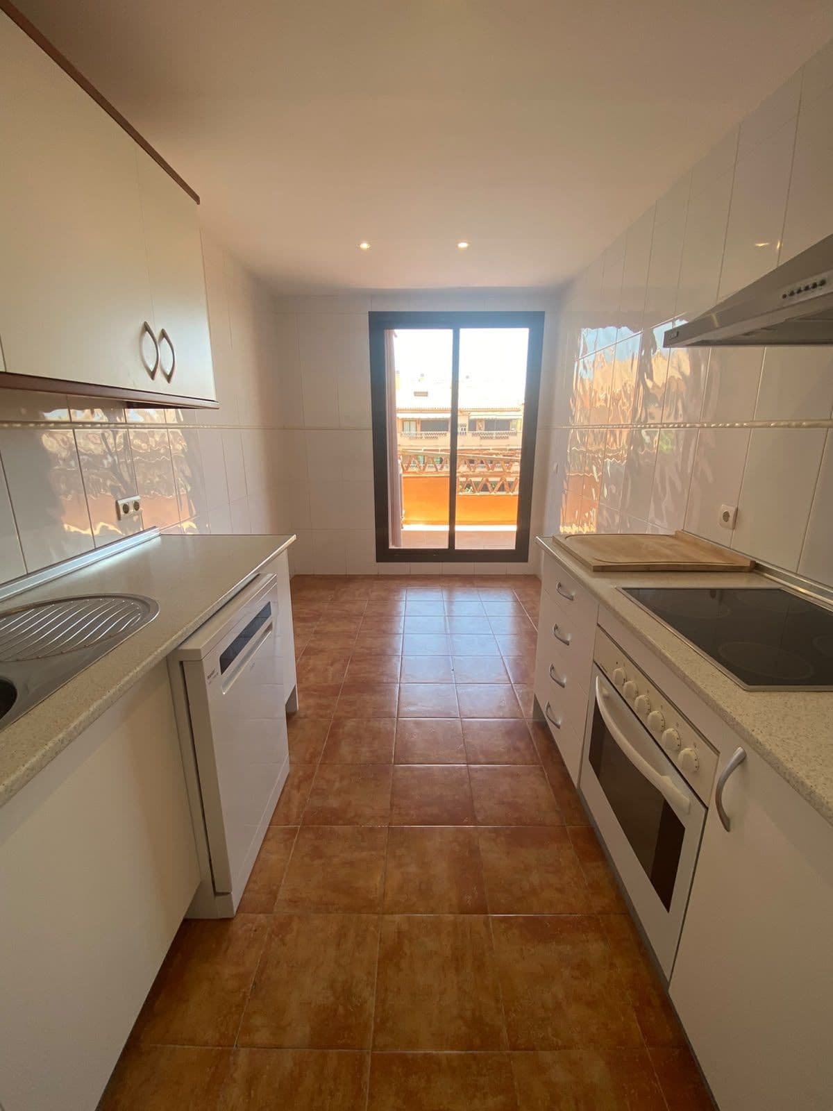 Top Floor Apartment in The Golden Mile — photo 10 of 10