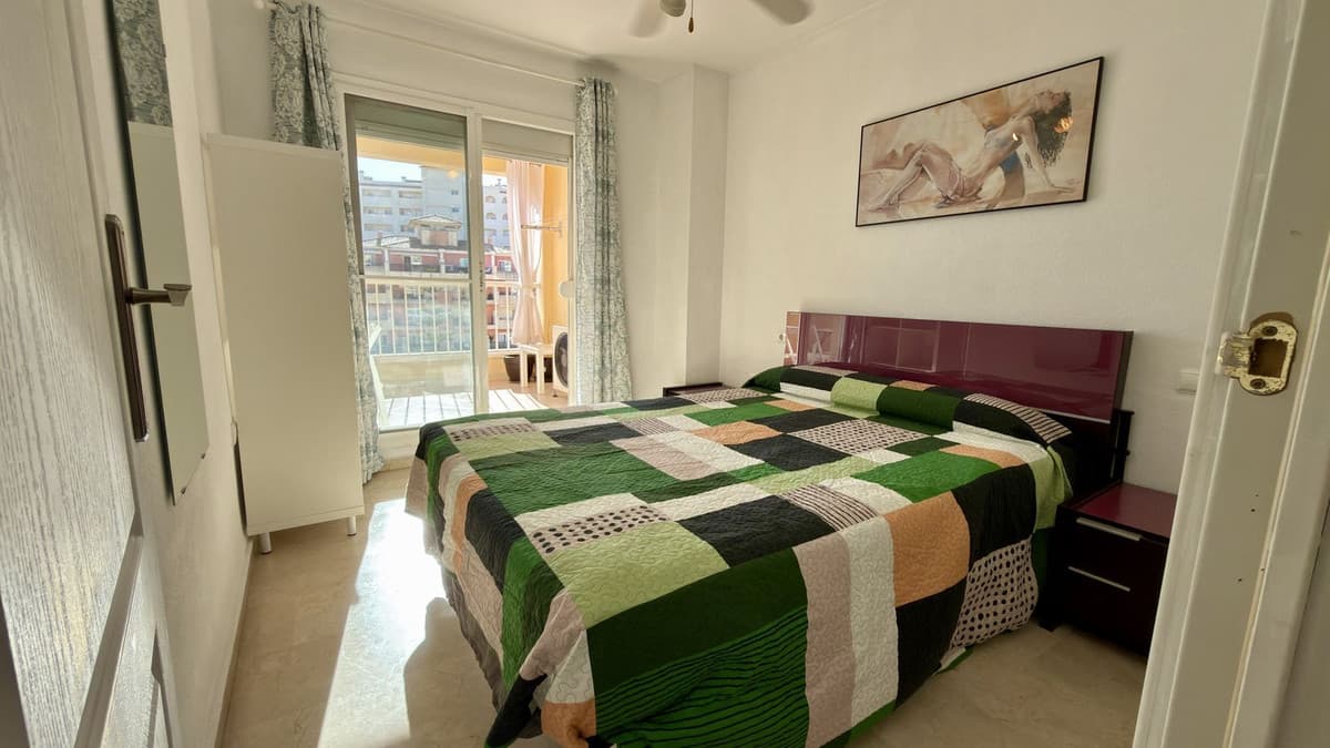 Middle Floor Apartment in Torrequebrada — photo 3 of 10