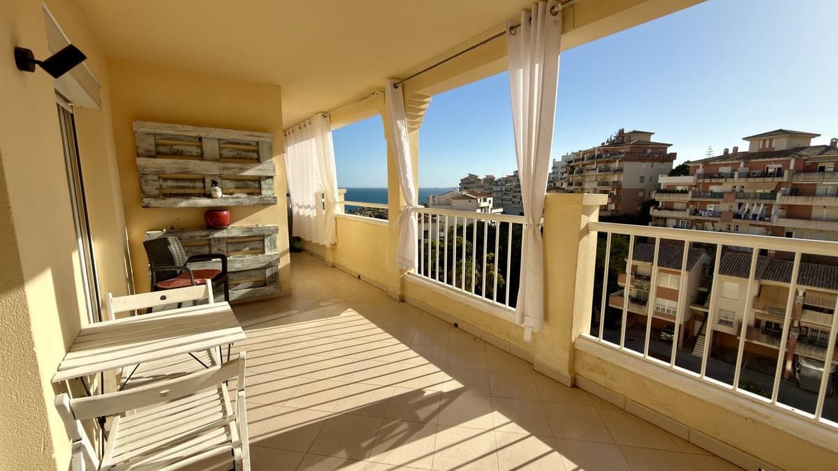 Middle Floor Apartment in Torrequebrada — photo 7 of 10