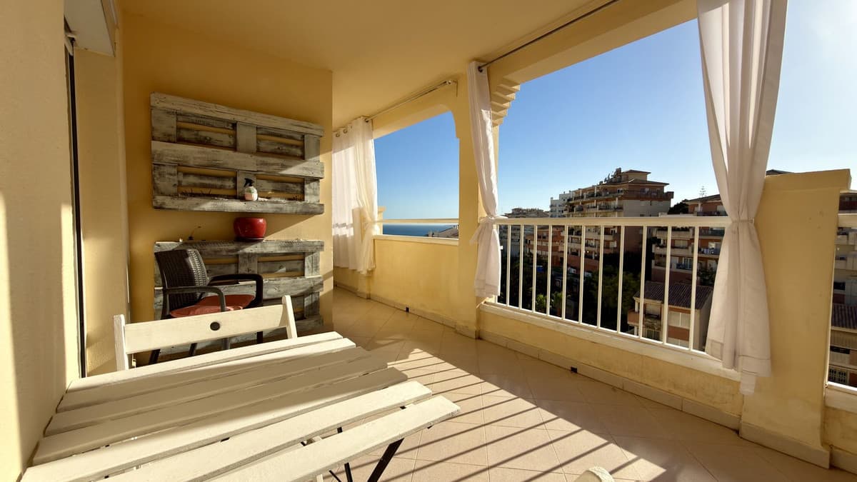 Middle Floor Apartment in Torrequebrada — photo 10 of 10