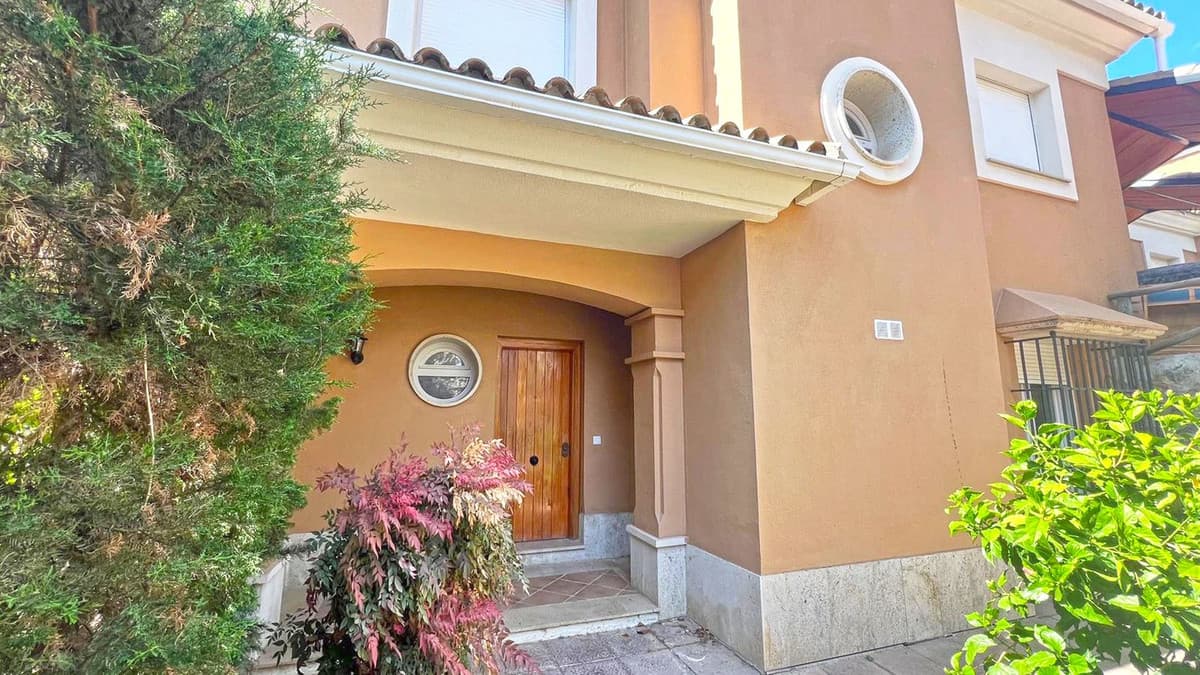 Semi-Detached House in Marbella — photo 3 of 10
