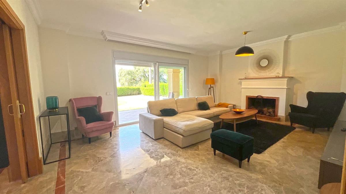 Semi-Detached House in Marbella — photo 7 of 10