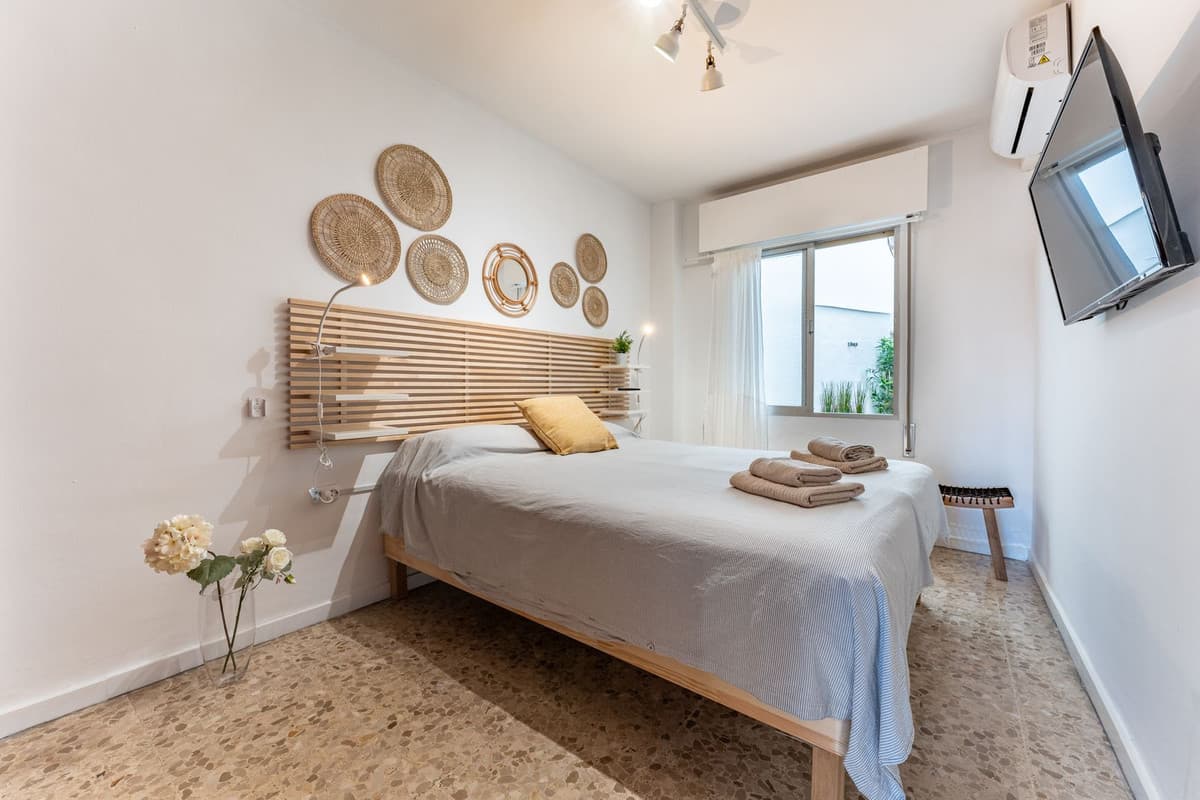 Middle Floor Apartment in Málaga Centro — photo 7 of 10