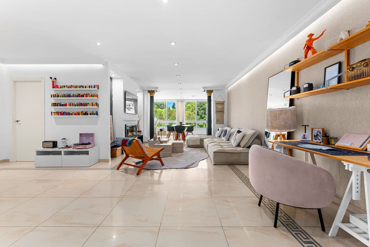 Top Floor Apartment in Benahavís — photo 2 of 10