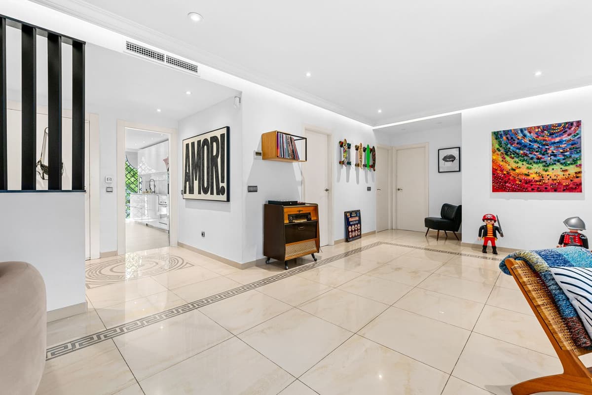 Top Floor Apartment in Benahavís — photo 5 of 10
