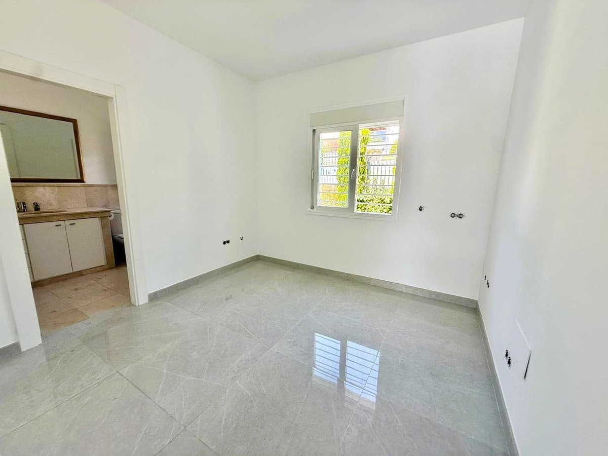 Detached Villa in Benahavís — photo 3 of 10