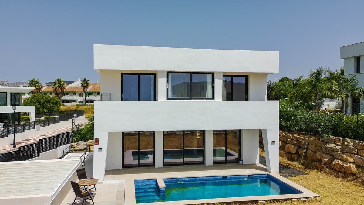 Detached Villa in La Duquesa — photo 9 of 10