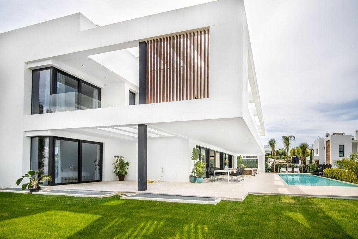 Detached Villa in Nueva Andalucía — photo 5 of 10