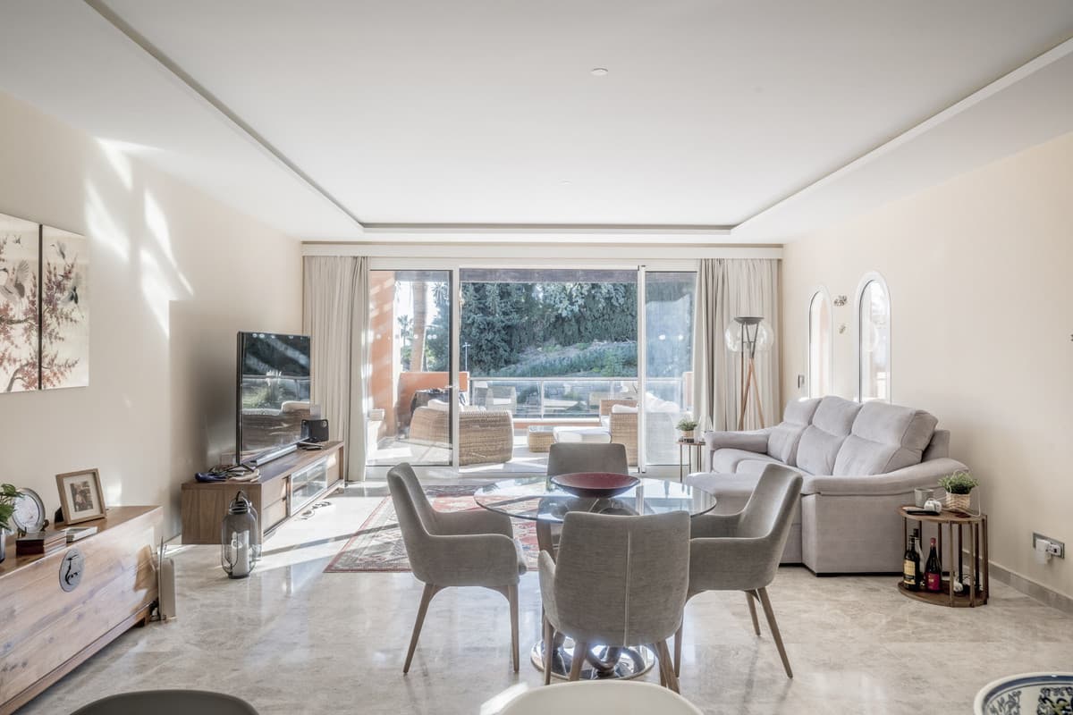 Middle Floor Apartment in Nueva Andalucía — photo 1 of 9