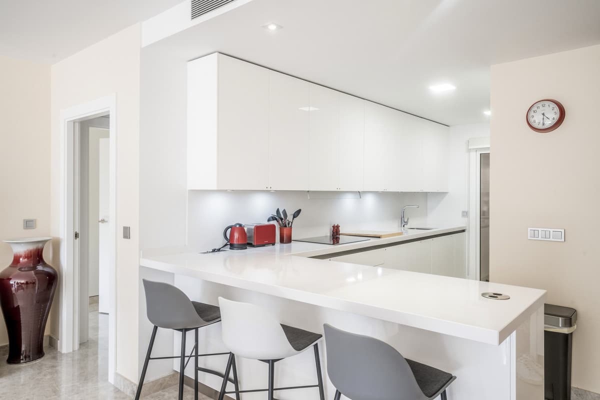 Middle Floor Apartment in Nueva Andalucía — photo 5 of 9