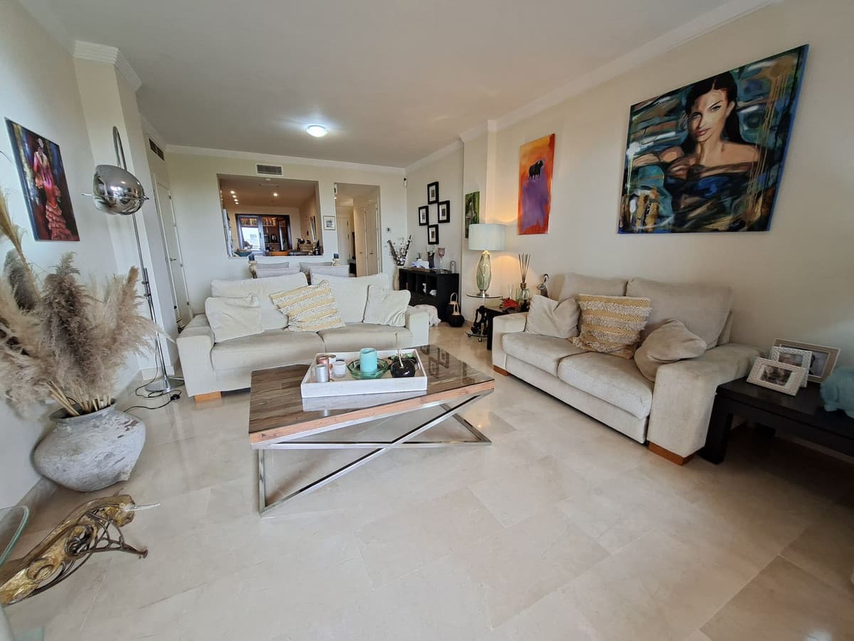 Middle Floor Apartment in La Duquesa — photo 2 of 10